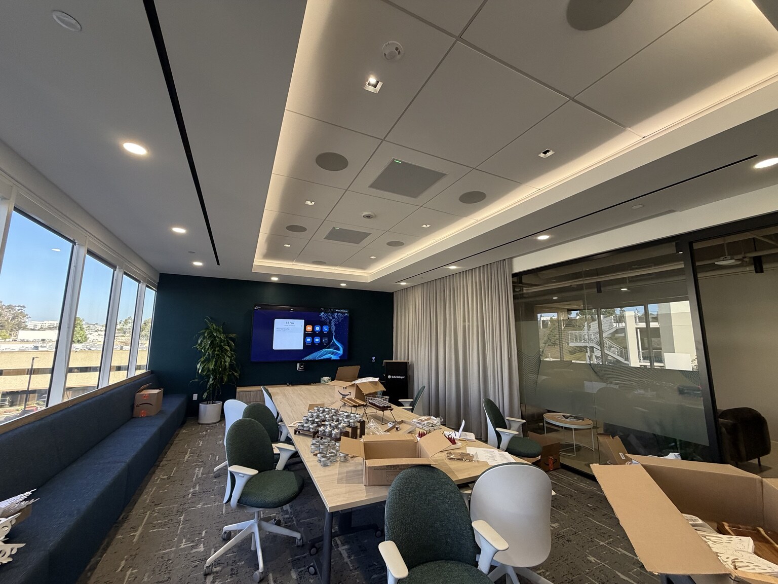 Conference room before the winter market installation